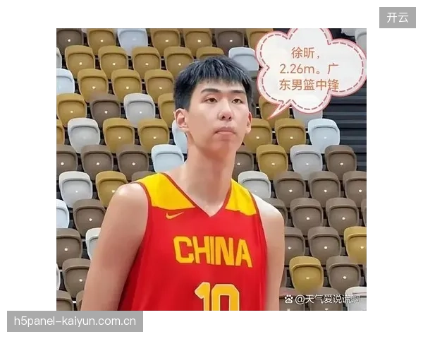 转会广州队的徐昕迎来爆发，在内线防守端展现出极强的统治力，领跑本土盖帽榜。